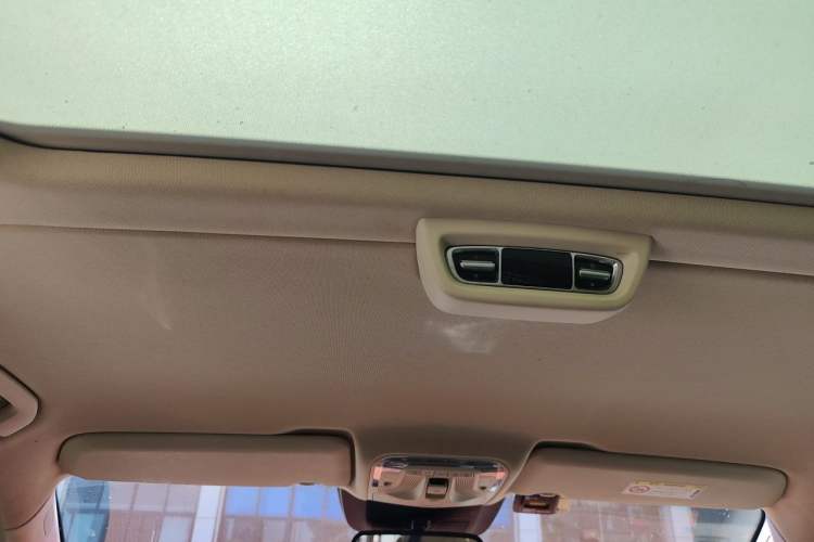 Used Mercedes-Benz V-Class 2018 V 260 L Prestige Extended Version China VI Headliner