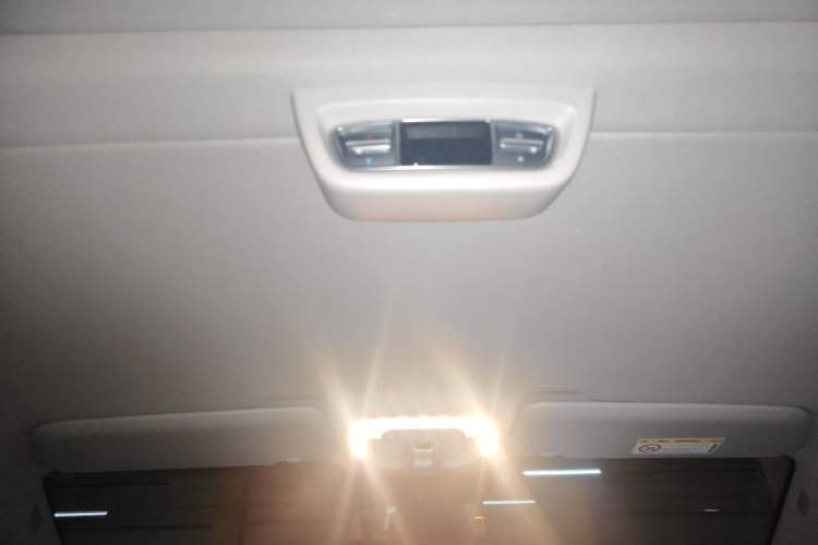 Used Mercedes-Benz V-Class 2018 V 260 Prestige Edition China VI Headliner
