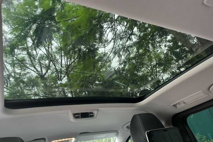Used Mercedes-Benz V-Class 2018 V 260 Prestige Edition China VI Headliner