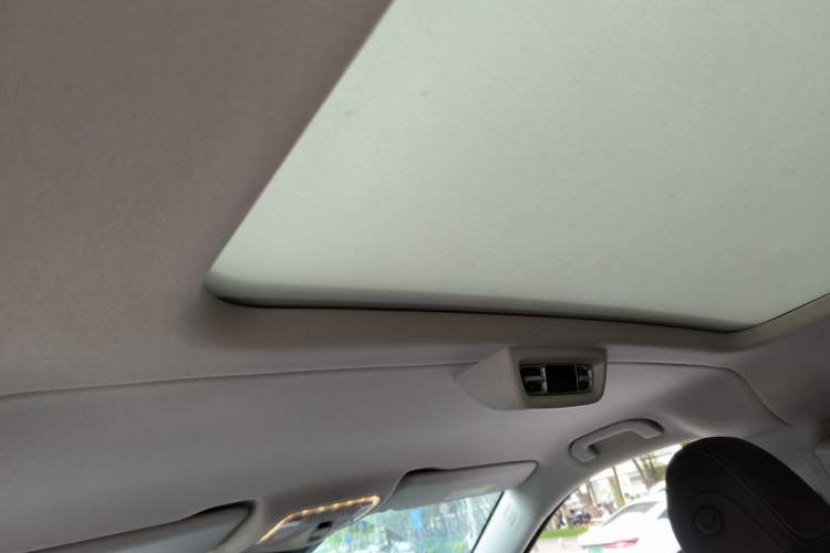 Used Mercedes-Benz V-Class 2018 V 260 Prestige Edition China VI Headliner