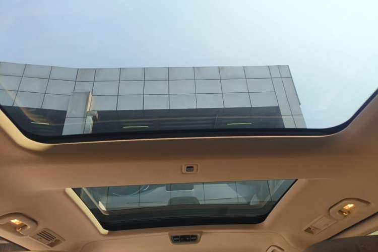 Used Mercedes-Benz V-Class 2018 V 260 L Prestige Extended Version China VI Headliner