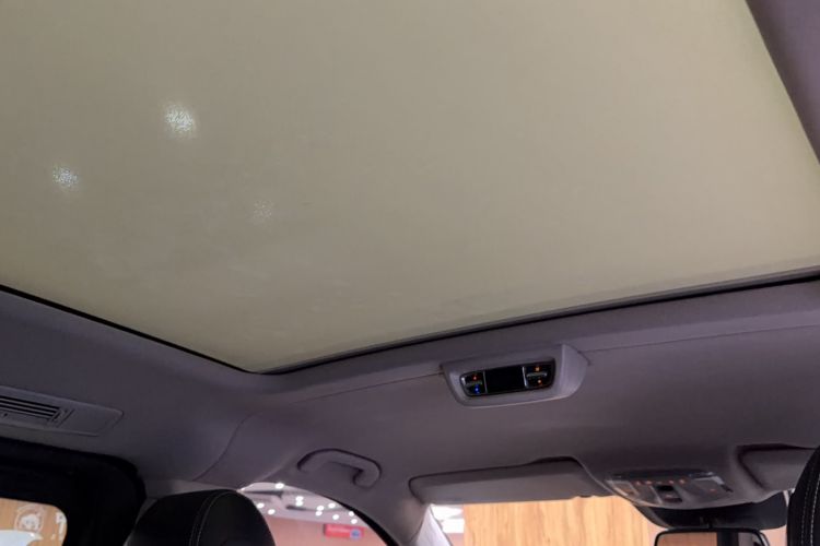 Used Mercedes-Benz V-Class 2018 V 260 Avantgarde Edition China VI Headliner