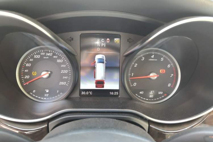 Used Mercedes-Benz V-Class 2018 V 260 L Prestige Extended Version China VI Instrument Cluster