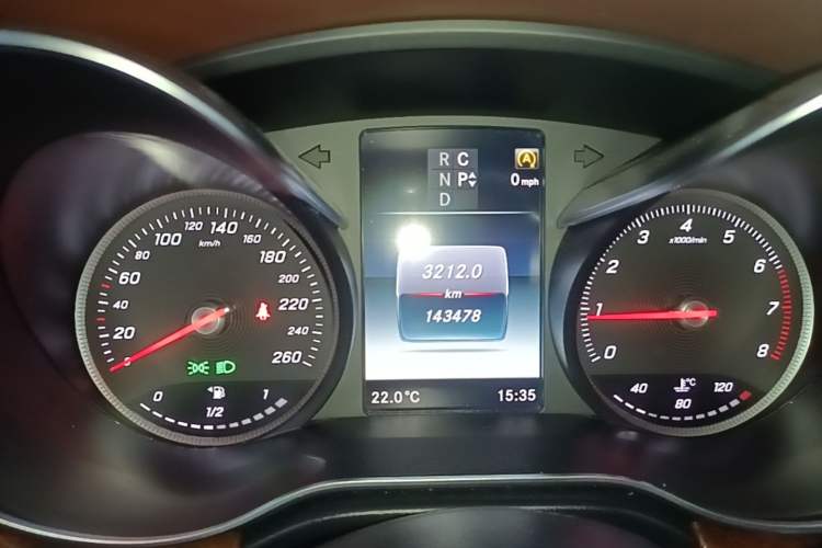 Used Mercedes-Benz V-Class 2018 V250 2.0T Middle East Version Instrument Cluster
