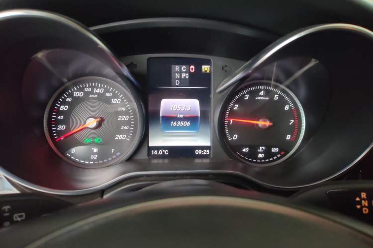Used Mercedes-Benz V-Class  Instrument Cluster