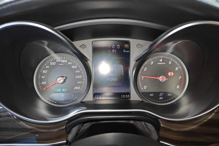 Used Mercedes-Benz V-Class 2018 V 260 Avantgarde Edition China VI Instrument Cluster