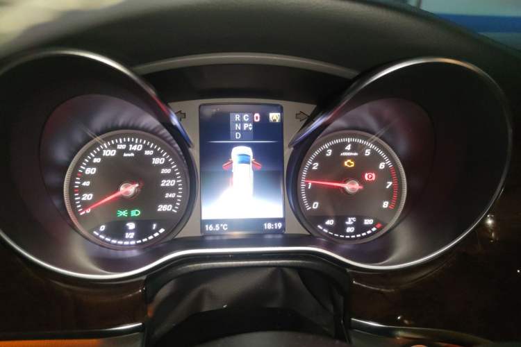Used Mercedes-Benz V-Class 2018 V 260 L Prestige Extended Version China VI Instrument Cluster
