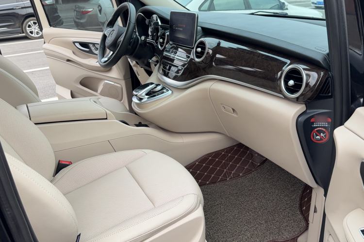 Used Mercedes-Benz V-Class 2018 V 260 Prestige Edition China VI Interior 1