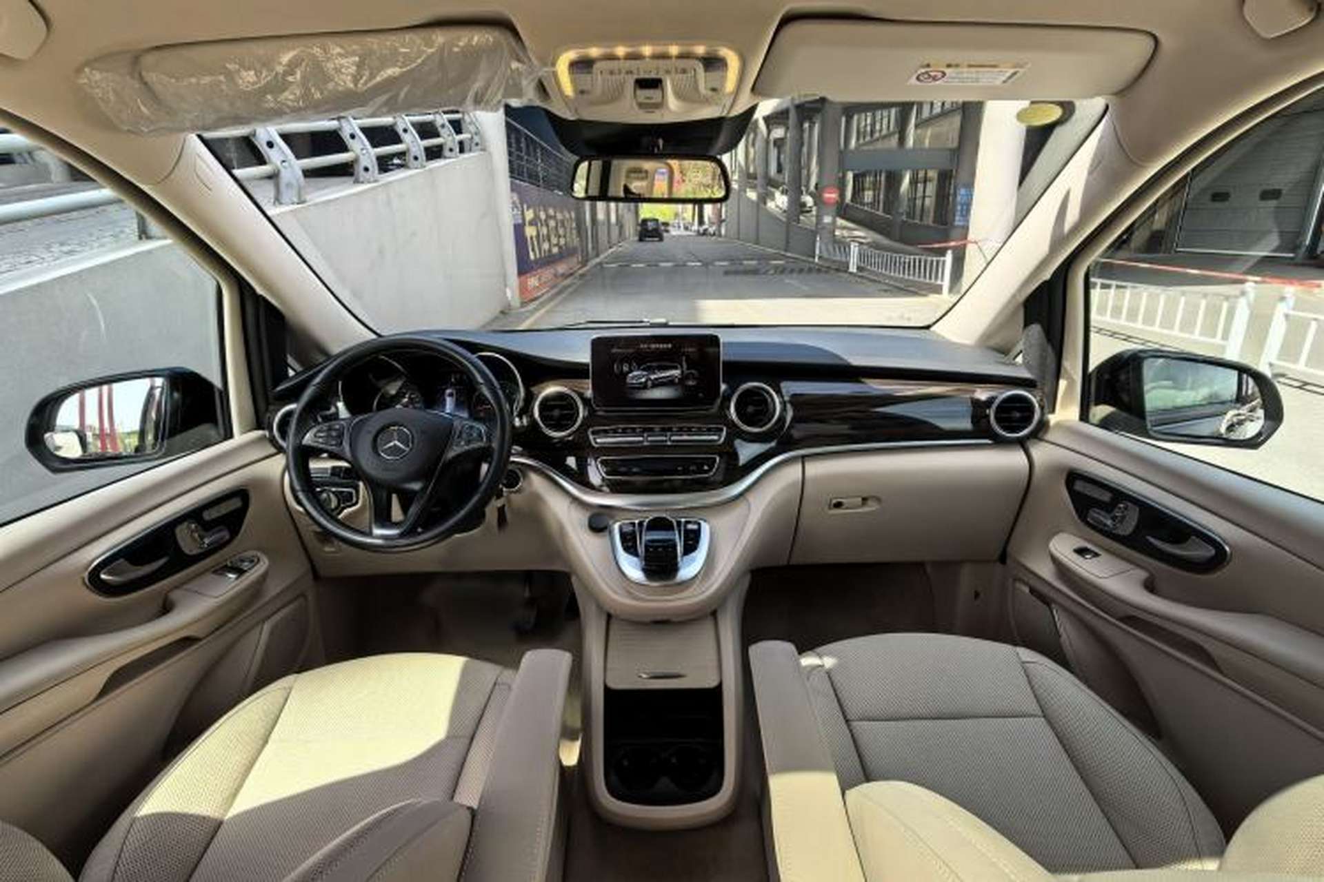 Used Mercedes-Benz V-Class 2018 V 260 Avantgarde Edition China VI Interior 1
