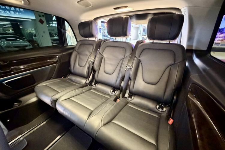 Used Mercedes-Benz V-Class 2018 V 260 Prestige Edition China VI Interior 11