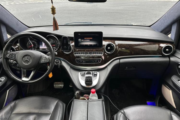 Used Mercedes-Benz V-Class 2018 V 260 L Prestige Extended Version China VI Interior 11