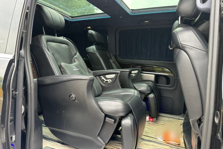 Used Mercedes-Benz V-Class 2018 V 260 L Prestige Extended Version China VI Interior 12
