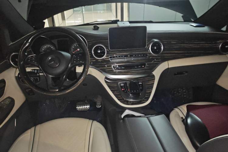 Used Mercedes-Benz V-Class 2018 V 260 L Prestige Extended Version China VI Interior 2