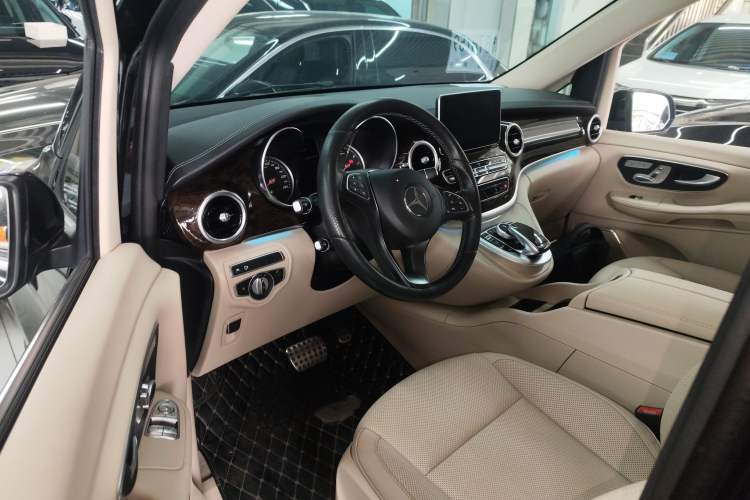 Used Mercedes-Benz V-Class 2018 V 260 Prestige Edition China VI Interior 3