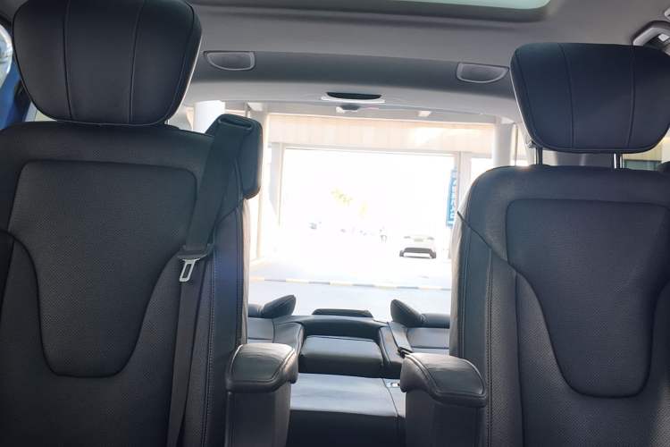 Used Mercedes-Benz V-Class 2018 V 260 Avantgarde Edition China V Interior 3