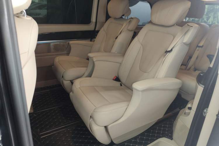 Used Mercedes-Benz V-Class 2018 V 260 Prestige Edition China VI Interior 4