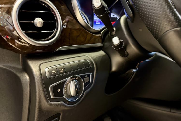 Used Mercedes-Benz V-Class 2018 V 260 Prestige Edition China VI Interior 4