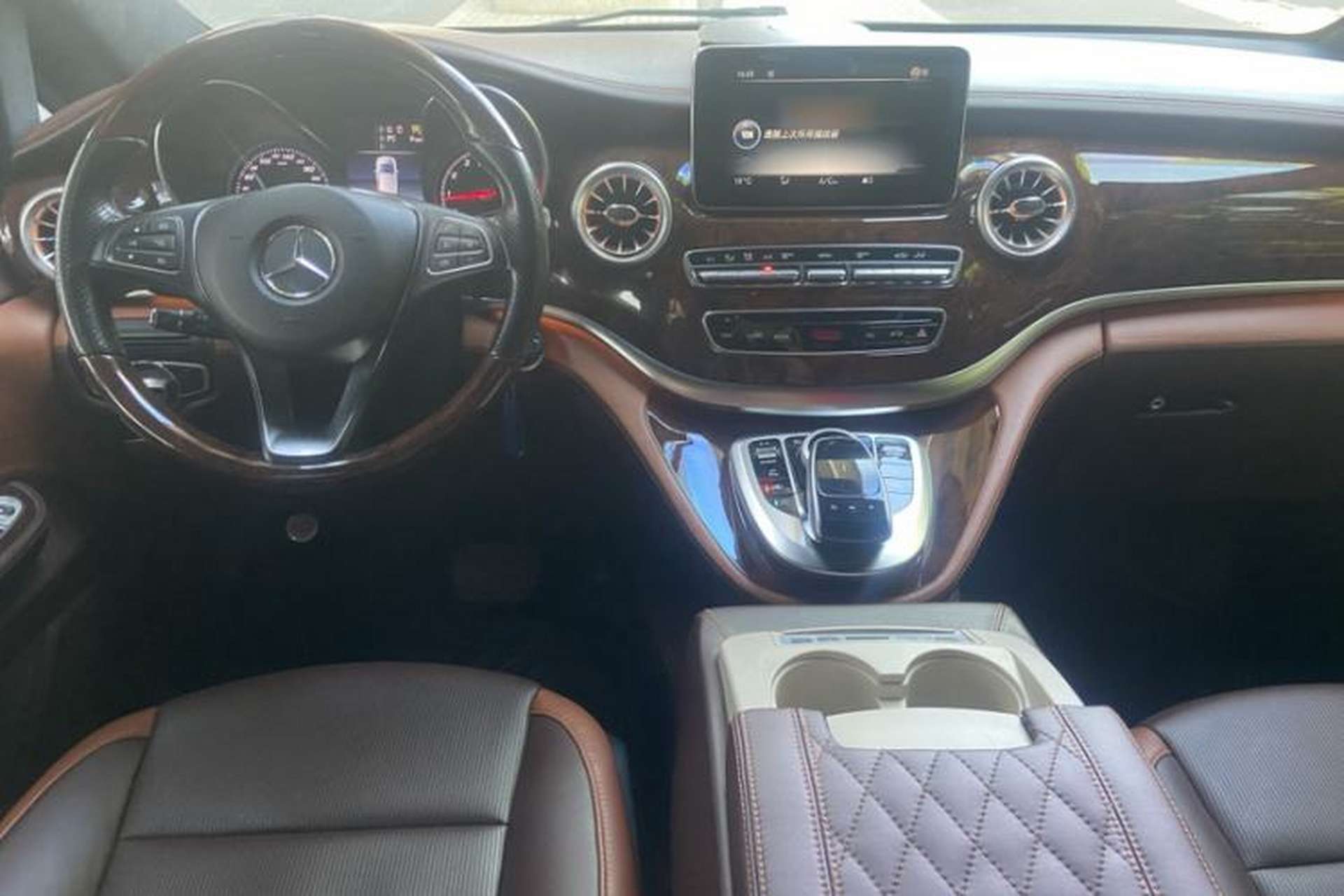 Used Mercedes-Benz V-Class 2018 V250 2.0T Middle East Version Interior 4