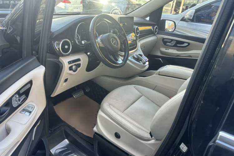 Used Mercedes-Benz V-Class 2018 V 260 L Prestige Extended Version China VI Interior 4