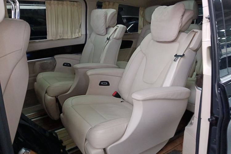 Used Mercedes-Benz V-Class 2018 V 260 Prestige Edition China VI Interior 4