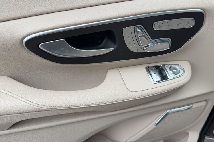 Used Mercedes-Benz V-Class 2018 V 260 Prestige Edition China VI Interior 5