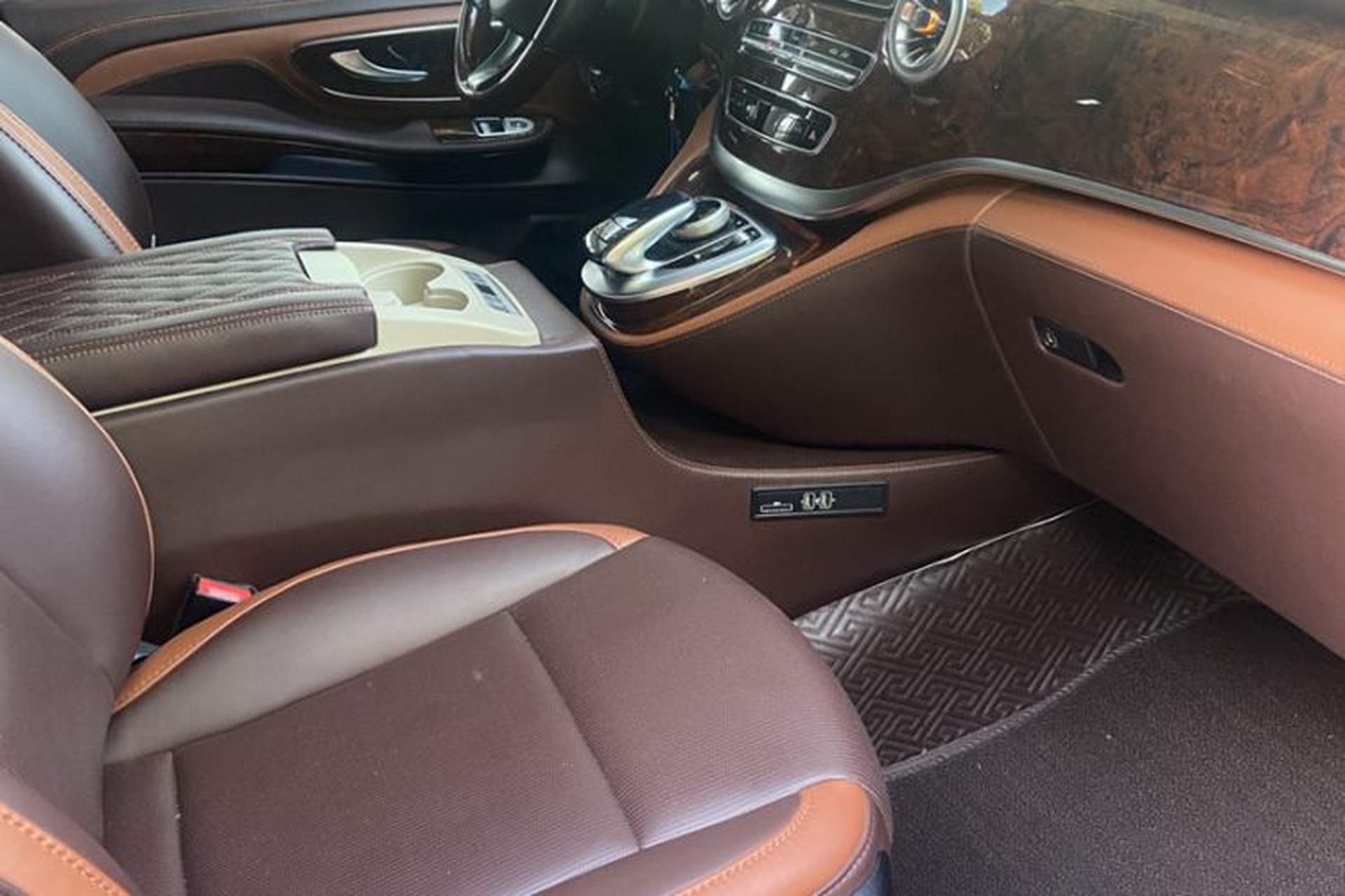 Used Mercedes-Benz V-Class 2018 V250 2.0T Middle East Version Interior 6