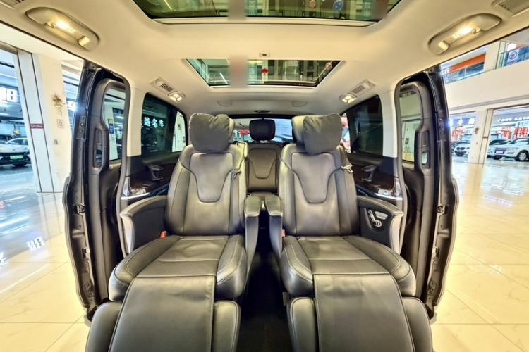 Used Mercedes-Benz V-Class 2018 V 260 Prestige Edition China VI Interior 7