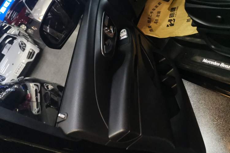 Used Mercedes-Benz V-Class 2018 V 260 Avantgarde Edition China V Left Front Door Interior