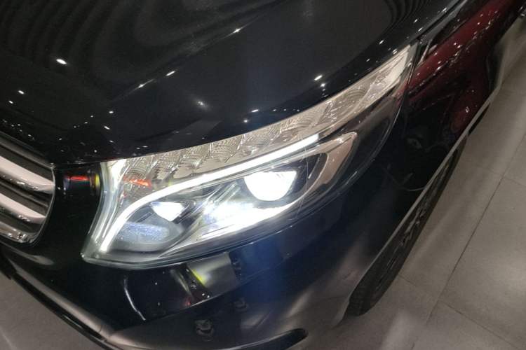 Used Mercedes-Benz V-Class 2018 V 260 L Prestige Extended Version China VI Left Front Headlight