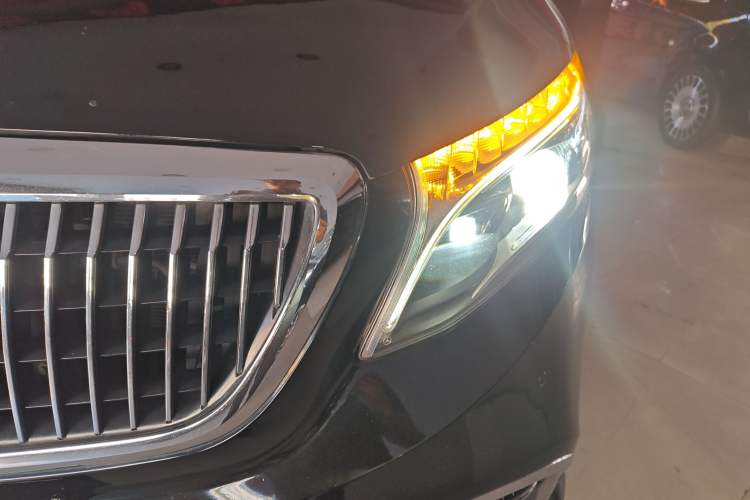 Used Mercedes-Benz V-Class 2018 V 260 L Prestige Extended Version China VI Left Front Headlight