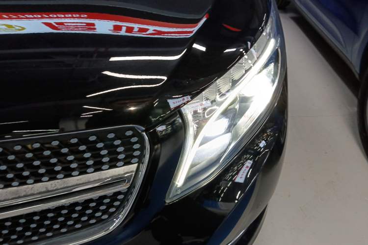 Used Mercedes-Benz V-Class 2018 V 260 Prestige Edition China VI Left Front Headlight