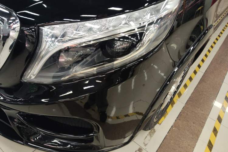 Used Mercedes-Benz V-Class 2018 V250 2.0T Extended Version 5.37 meters Middle East Edition Left Front Headlight