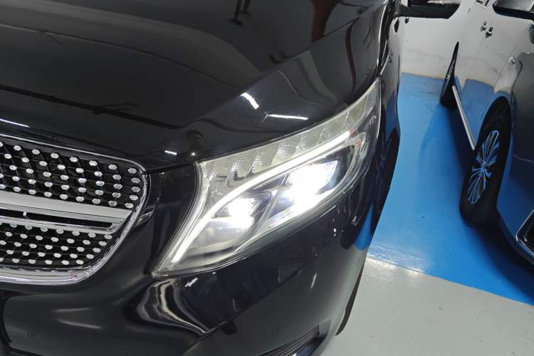 Used Mercedes-Benz V-Class 2018 V 260 Avantgarde Edition China VI Left Front Headlight
