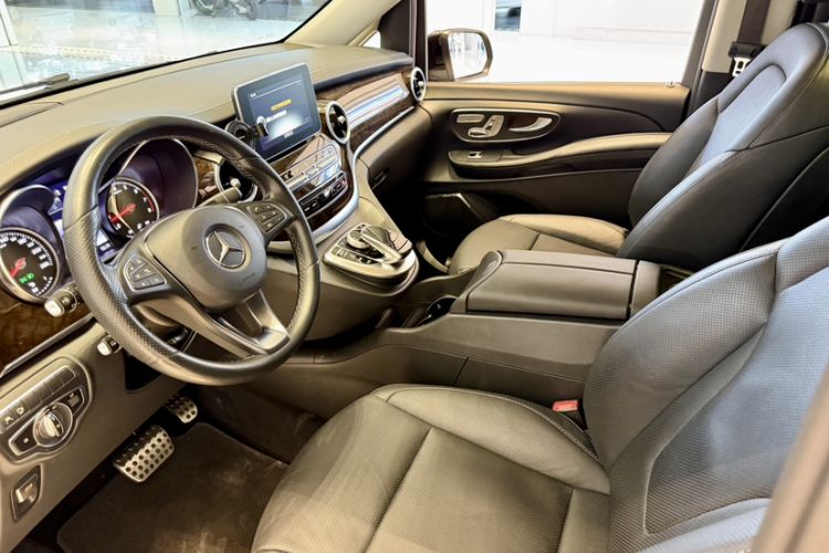 Used Mercedes-Benz V-Class 2018 V 260 Prestige Edition China VI Left Front Seat