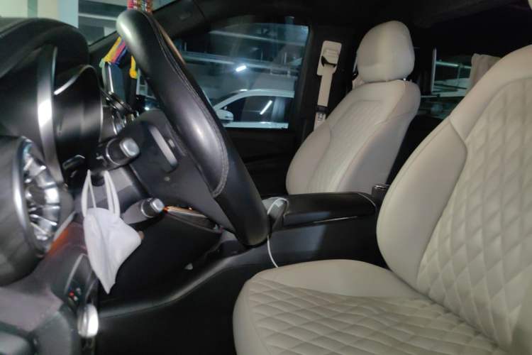 Used Mercedes-Benz V-Class  Left Front Seat