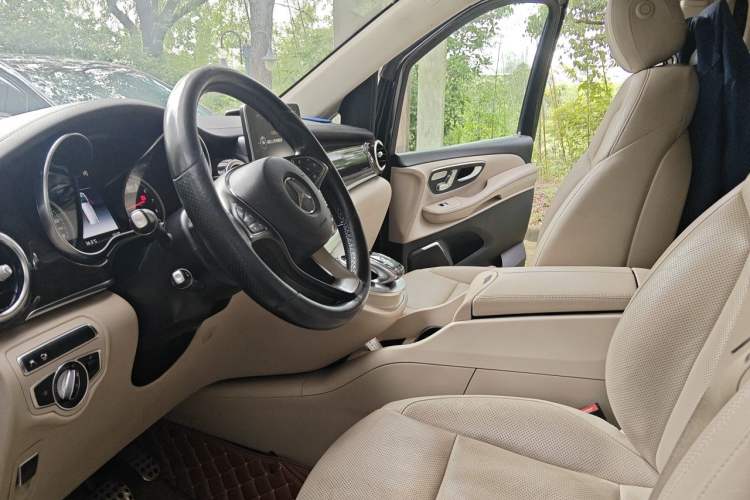 Used Mercedes-Benz V-Class 2018 V 260 L Prestige Extended Version China VI Left Front Seat