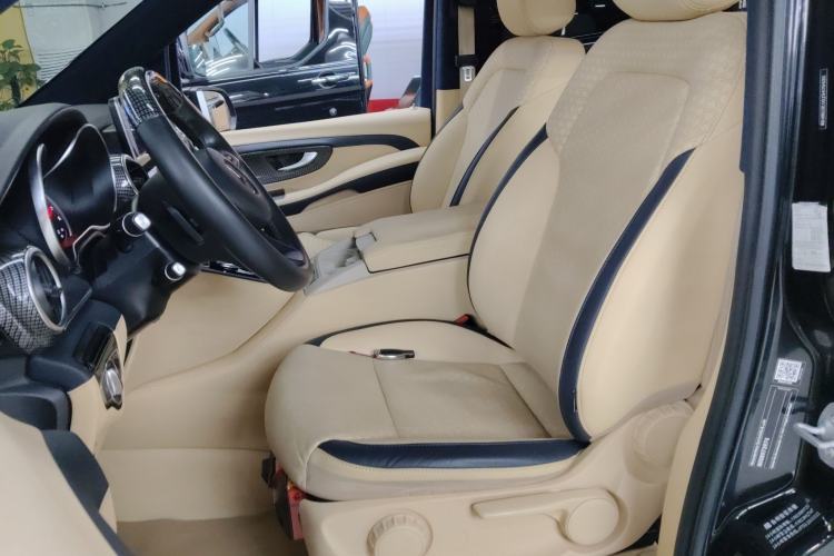 Used Mercedes-Benz V-Class 2018 V250 2.0T Extended Version 5.37 meters Middle East Edition Left Front Seat