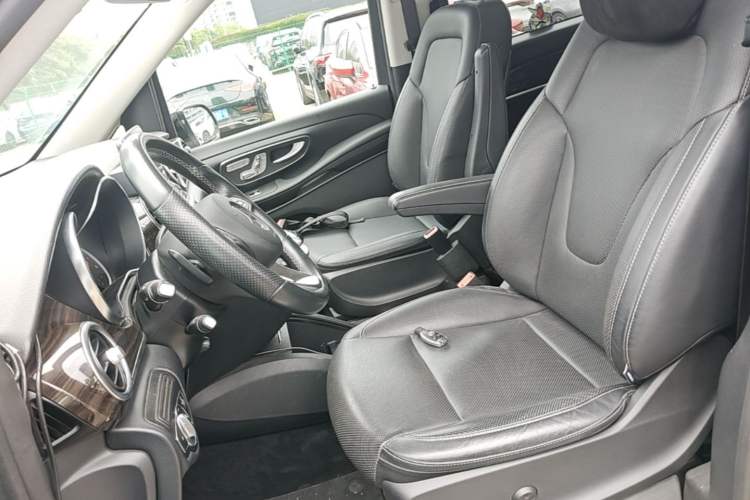 Used Mercedes-Benz V-Class 2018 V 260 Avantgarde Edition China VI Left Front Seat
