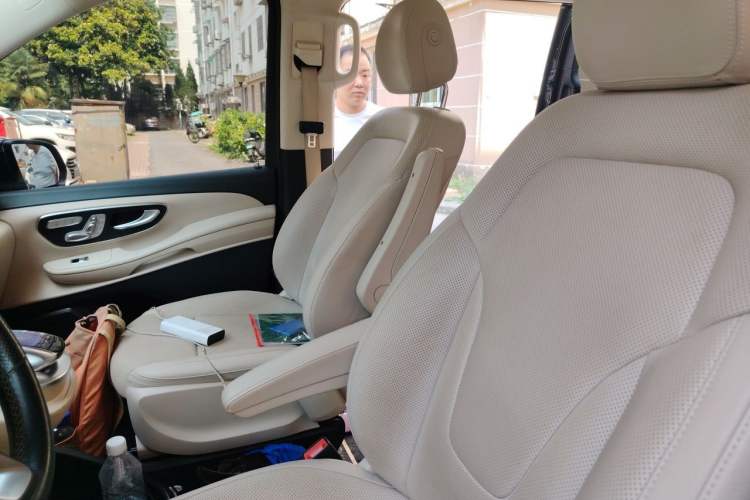 Used Mercedes-Benz V-Class 2018 V 260 Avantgarde Edition China V Left Front Seat