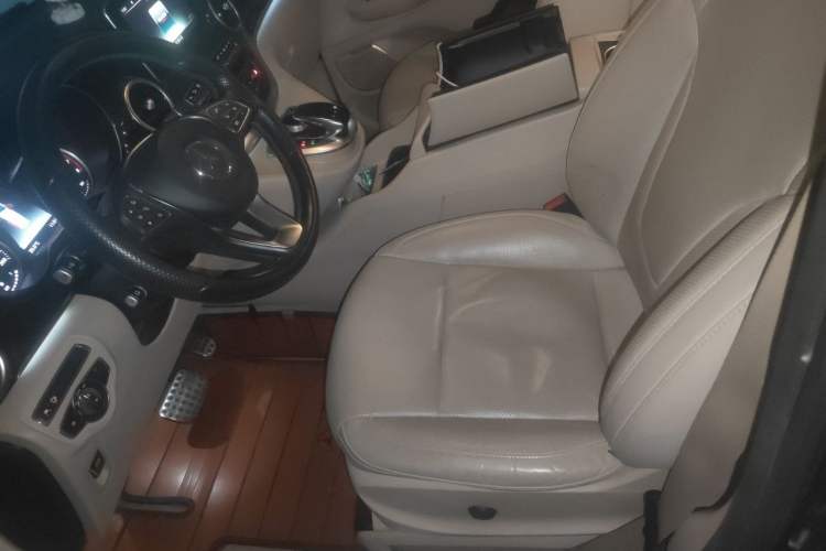 Used Mercedes-Benz V-Class 2018 V 260 Prestige Edition China V Left Front Seat