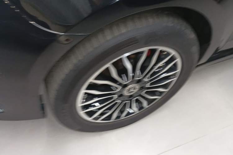 Used Mercedes-Benz V-Class 2018 V 260 L Prestige Extended Version China VI Left Front Wheel Hub