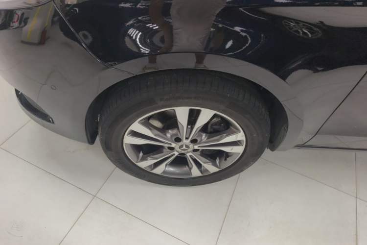 Used Mercedes-Benz V-Class 2018 V 260 Avantgarde Edition China V Left Front Wheel Hub
