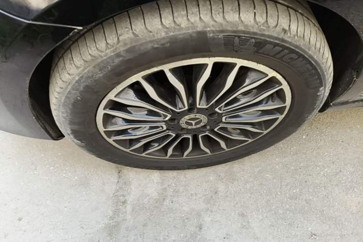 Used Mercedes-Benz V-Class 2018 V 260 L Prestige Extended Version China VI Left Front Wheel Hub