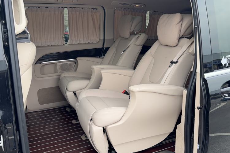 Used Mercedes-Benz V-Class 2018 V 260 Prestige Edition China VI Left Rear Seat