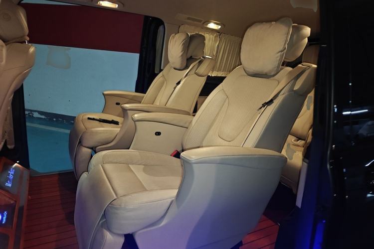 Used Mercedes-Benz V-Class 2018 V 260 Avantgarde Edition China V Left Rear Seat