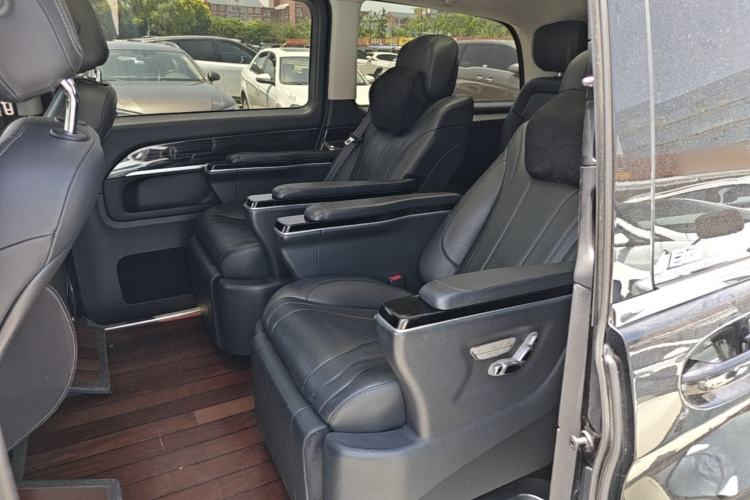 Used Mercedes-Benz V-Class 2018 V 260 Avantgarde Edition China VI Left Rear Seat