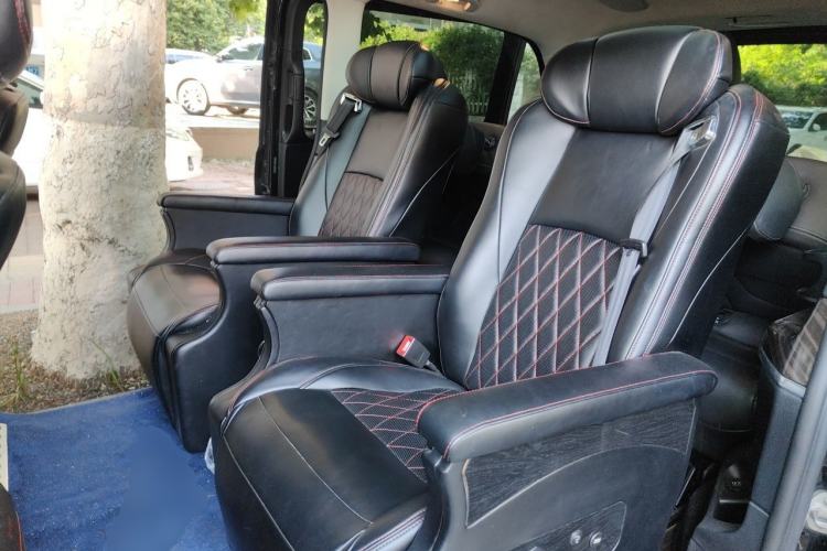 Used Mercedes-Benz V-Class 2018 V 260 Avantgarde Edition China V Left Rear Seat