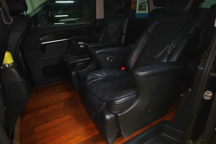 Used Mercedes-Benz V-Class 2018 V 260 Avantgarde Edition China V Left Rear Seat