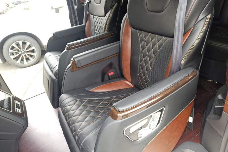 Used Mercedes-Benz V-Class 2018 V 260 L Prestige Extended Version China VI Left Rear Seat