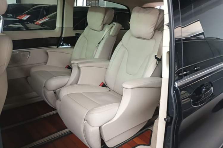 Used Mercedes-Benz V-Class 2018 V 260 L Prestige Extended Version China VI Left Rear Seat